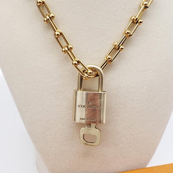 Authentic Louis Vuitton Gold Lock w/ Unbranded Horse Shoe Stainless Steel Chain - Picture 6 of 10